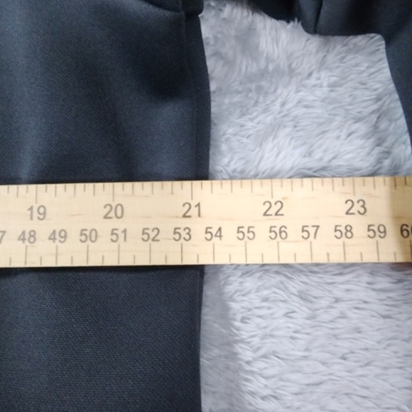 Adidas Vegas Golden Knights NHL Sweater I  Zipper Pockets Men's Size Large (EUC) - Picture 9 of 10